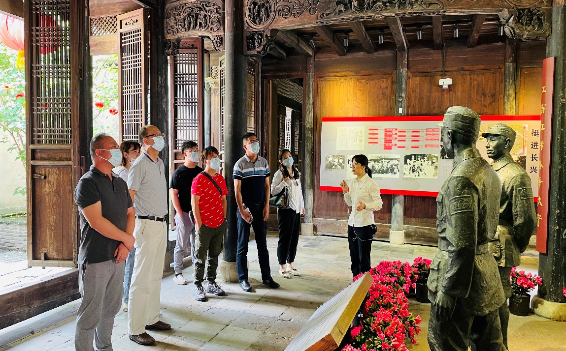 “守初心、慶百年”重走長(zhǎng)征路主題活動(dòng)